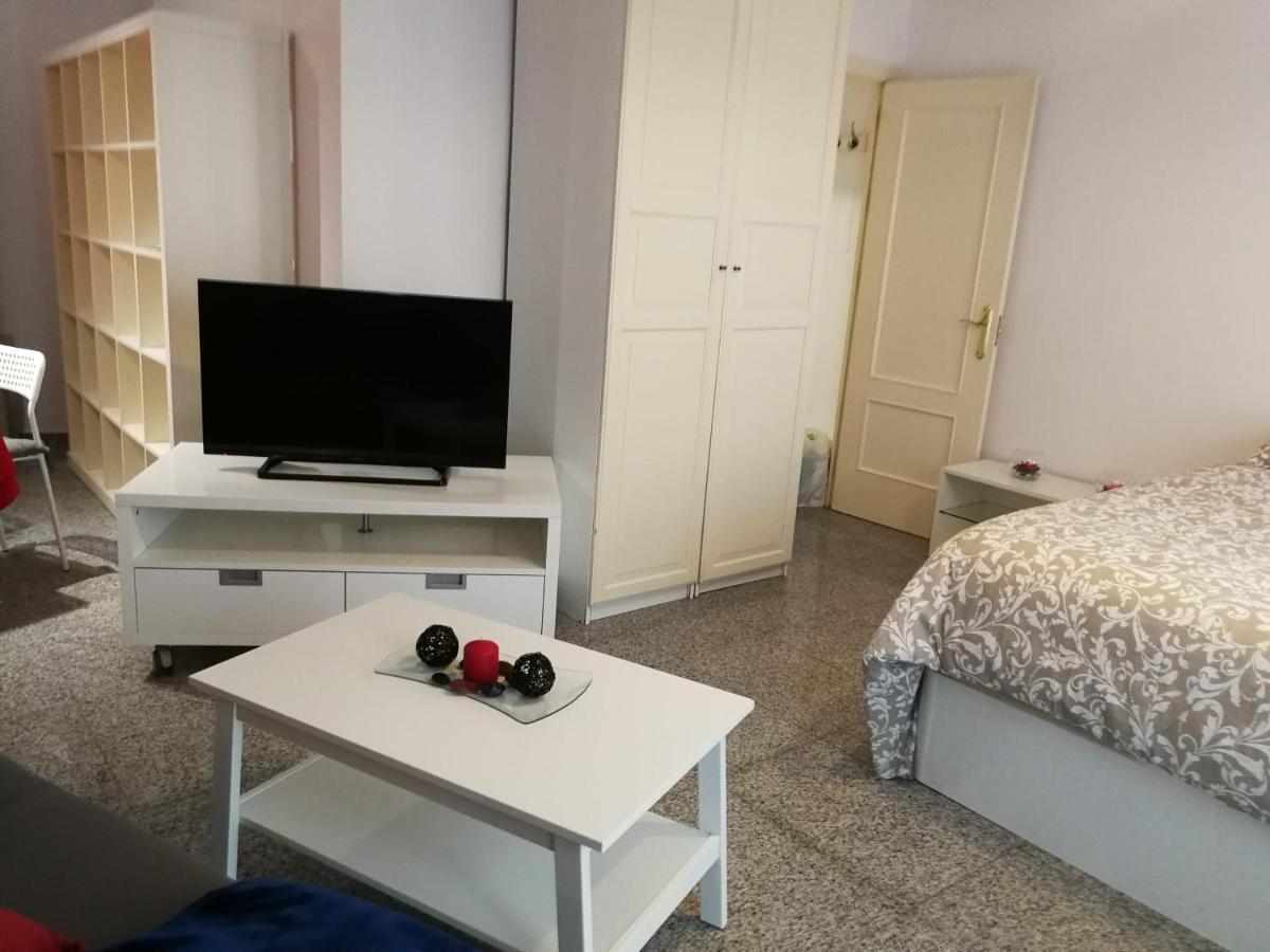 Tourismcasa Lägenhet Dos Hermanas Exteriör bild
